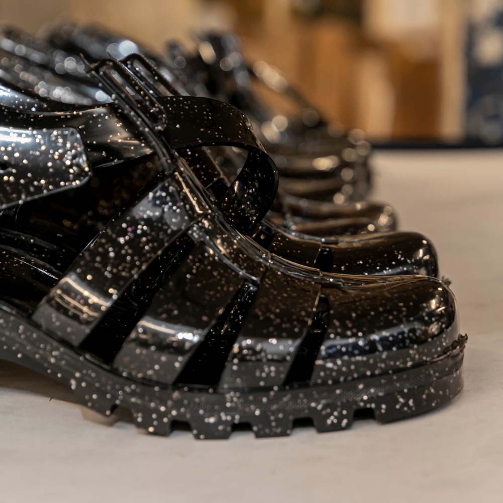 Black glitter jelly sandals online